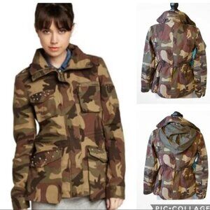 BCBGeneration Camouflage Faux Fur Lined Studded Hidden Hoodie Jacket SZ M